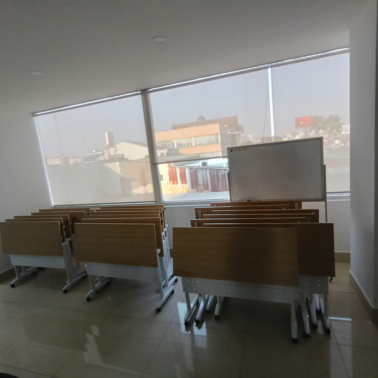 Bàn hội trường mặt gấp BHT512